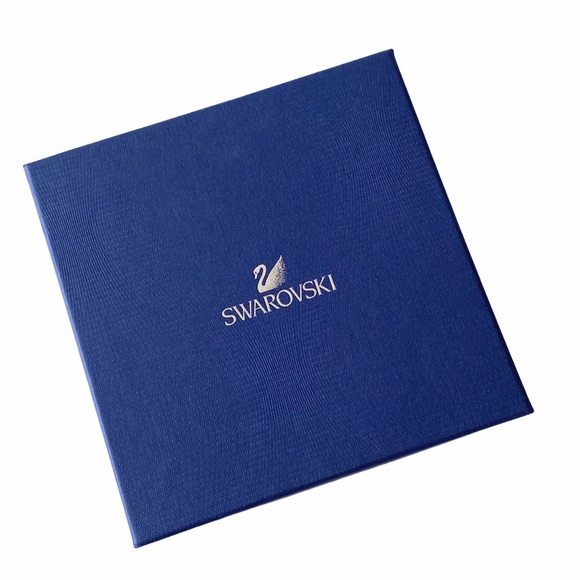 new Swarovski ㋛ Taddeo Metal Beads Crystal Skull Necklace ㋛ Jet Hematite ㋛ Black - Picture 6 of 16